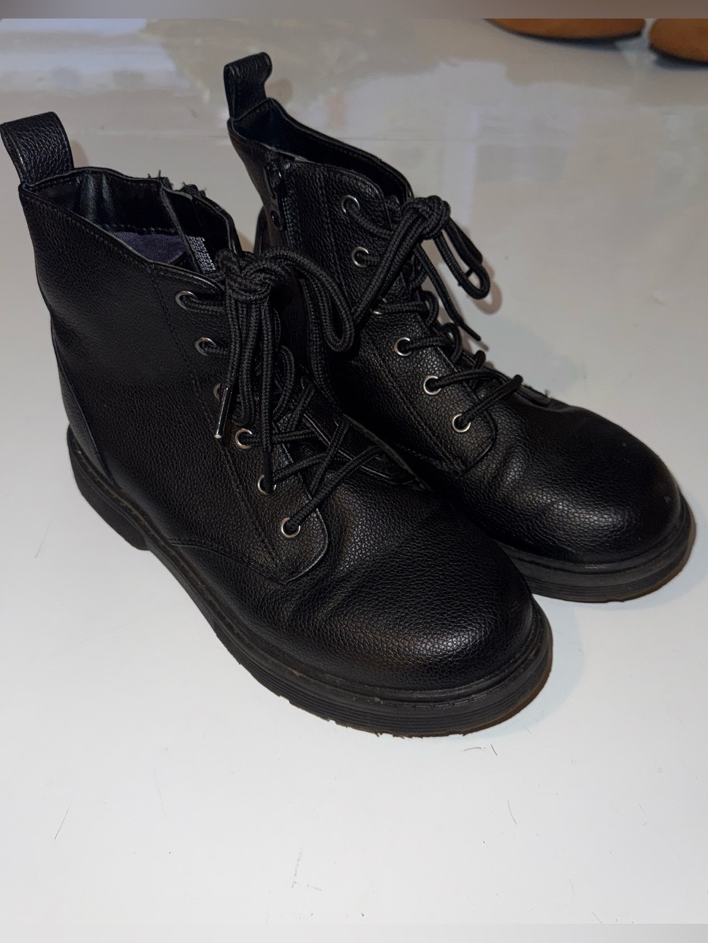 Girls size 4 Art Class Black Boots See Pics In Good condition